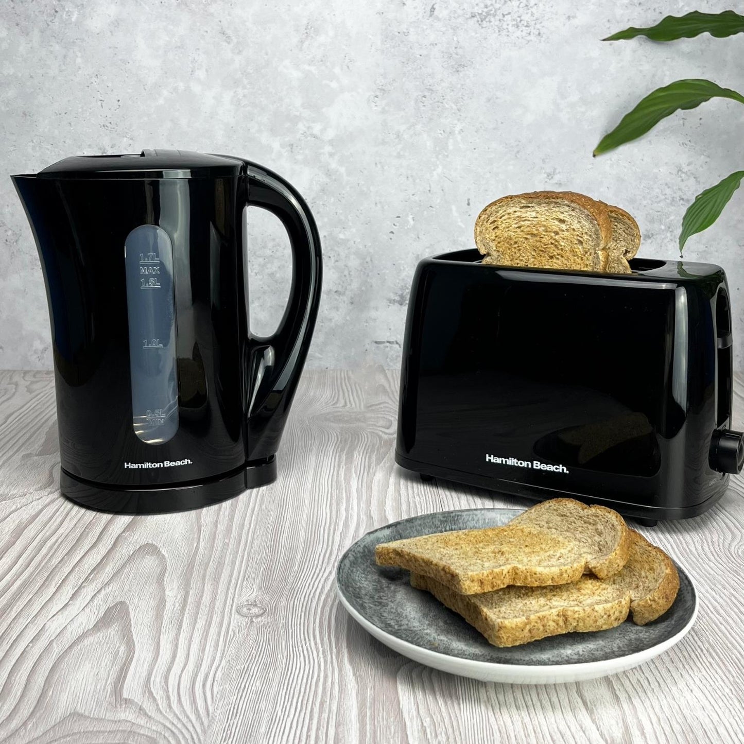 Hamilton Beach Essential 2 Slice Plastic Toaster Black