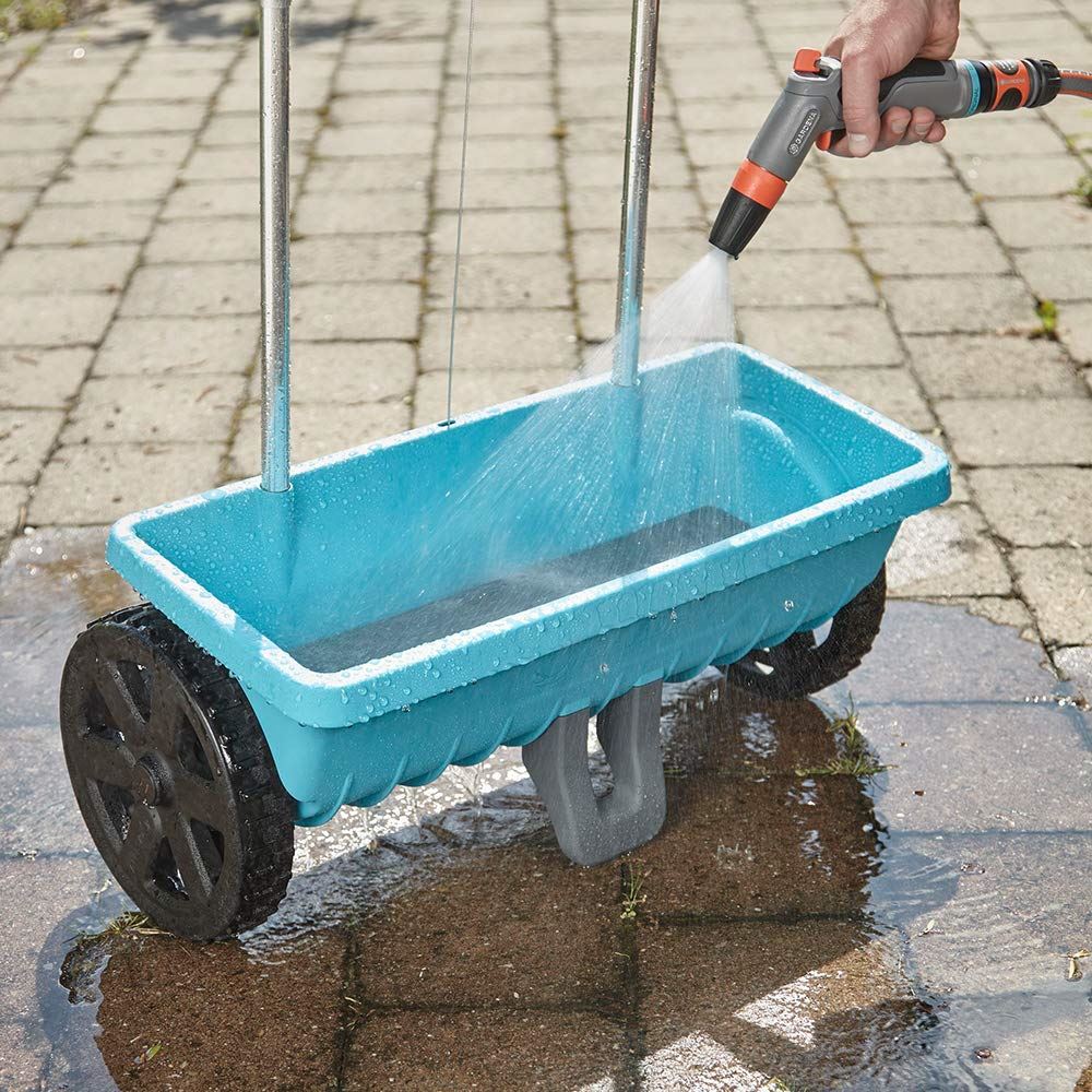 Gardena Spreader L: Universal Spreader for Delivering Fertiliser, Seeds and Salt, 45 cm Spreading Width, for About 400 m sq of Lawn Area, 12.5 Litre Capacity, with a Locking Slide (432-20)