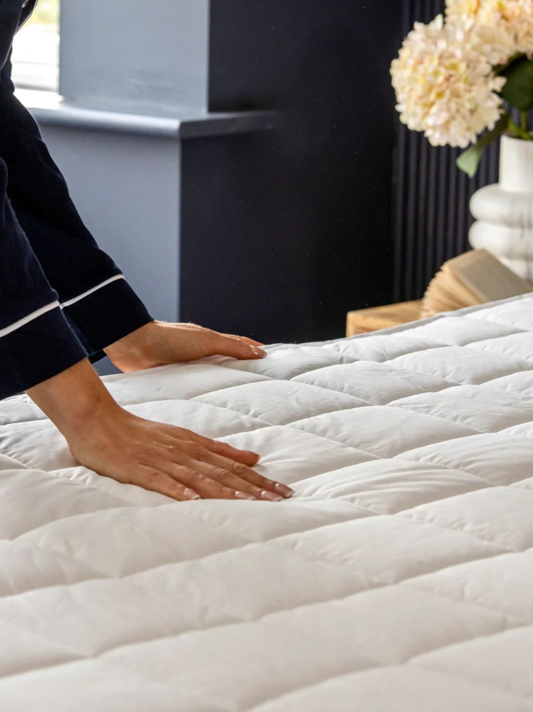 Dreamland King Dual Control Organic Warming Mattress Protector