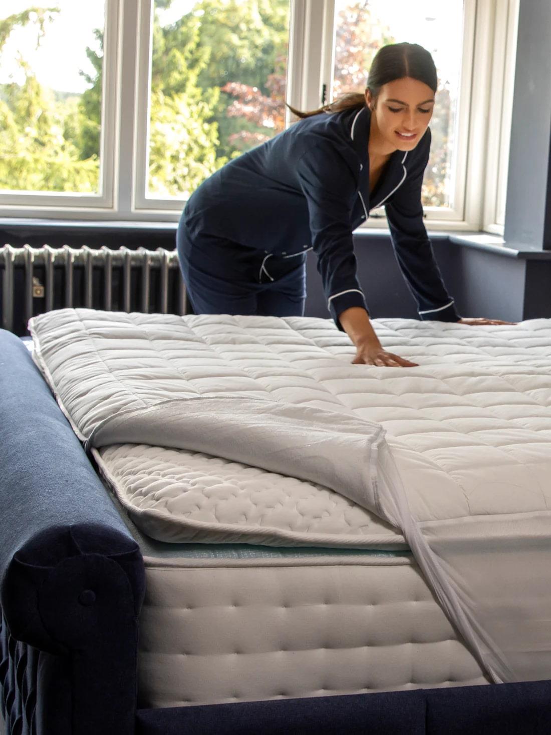 Dreamland Single Organic Warming Mattress Protector