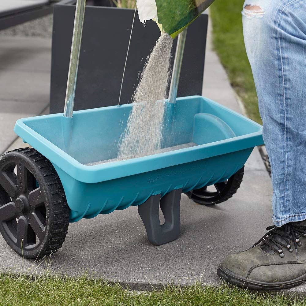 Gardena Spreader L: Universal Spreader for Delivering Fertiliser, Seeds and Salt, 45 cm Spreading Width, for About 400 m sq of Lawn Area, 12.5 Litre Capacity, with a Locking Slide (432-20)