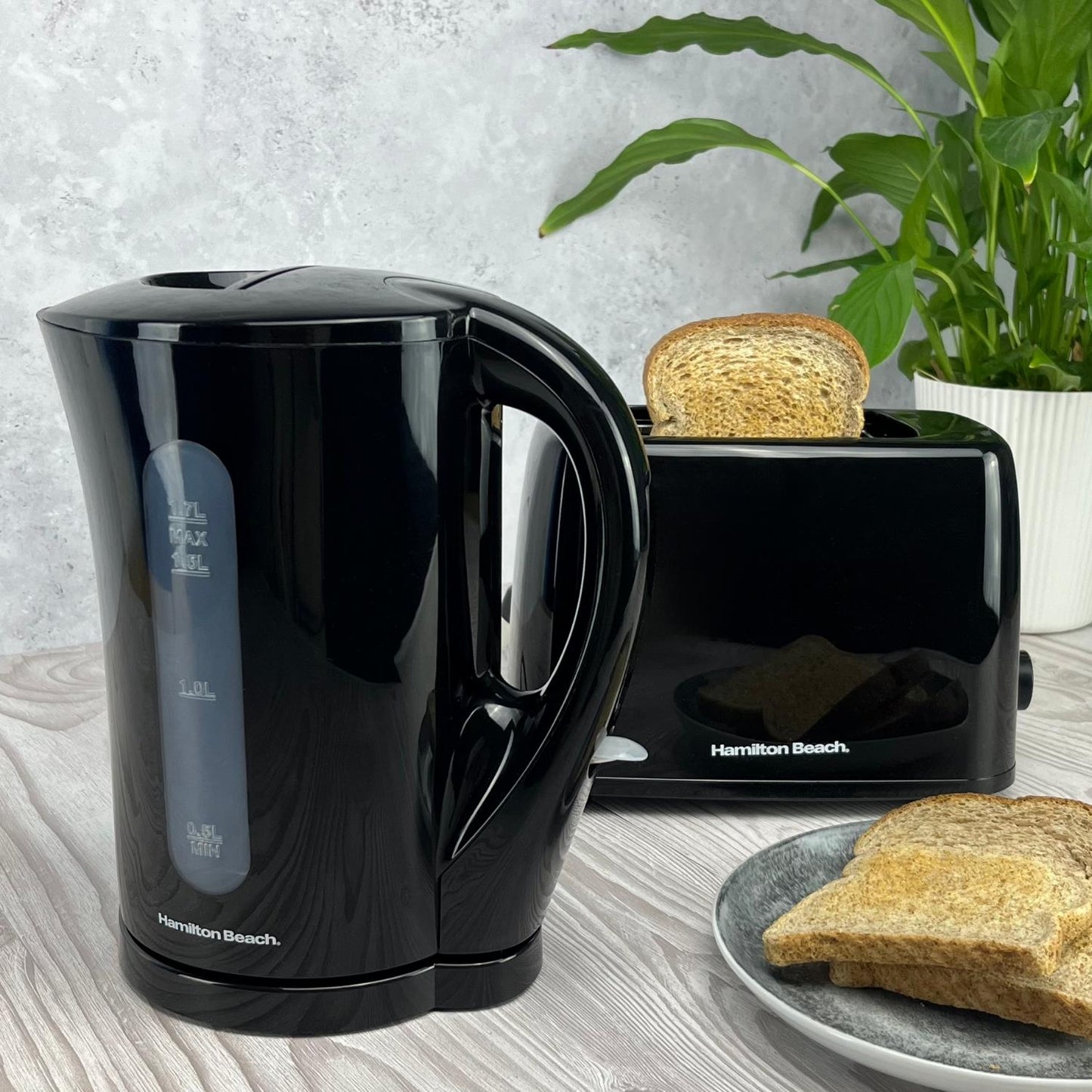 Hamilton Beach Essential 1.7L Plastic Kettle Black