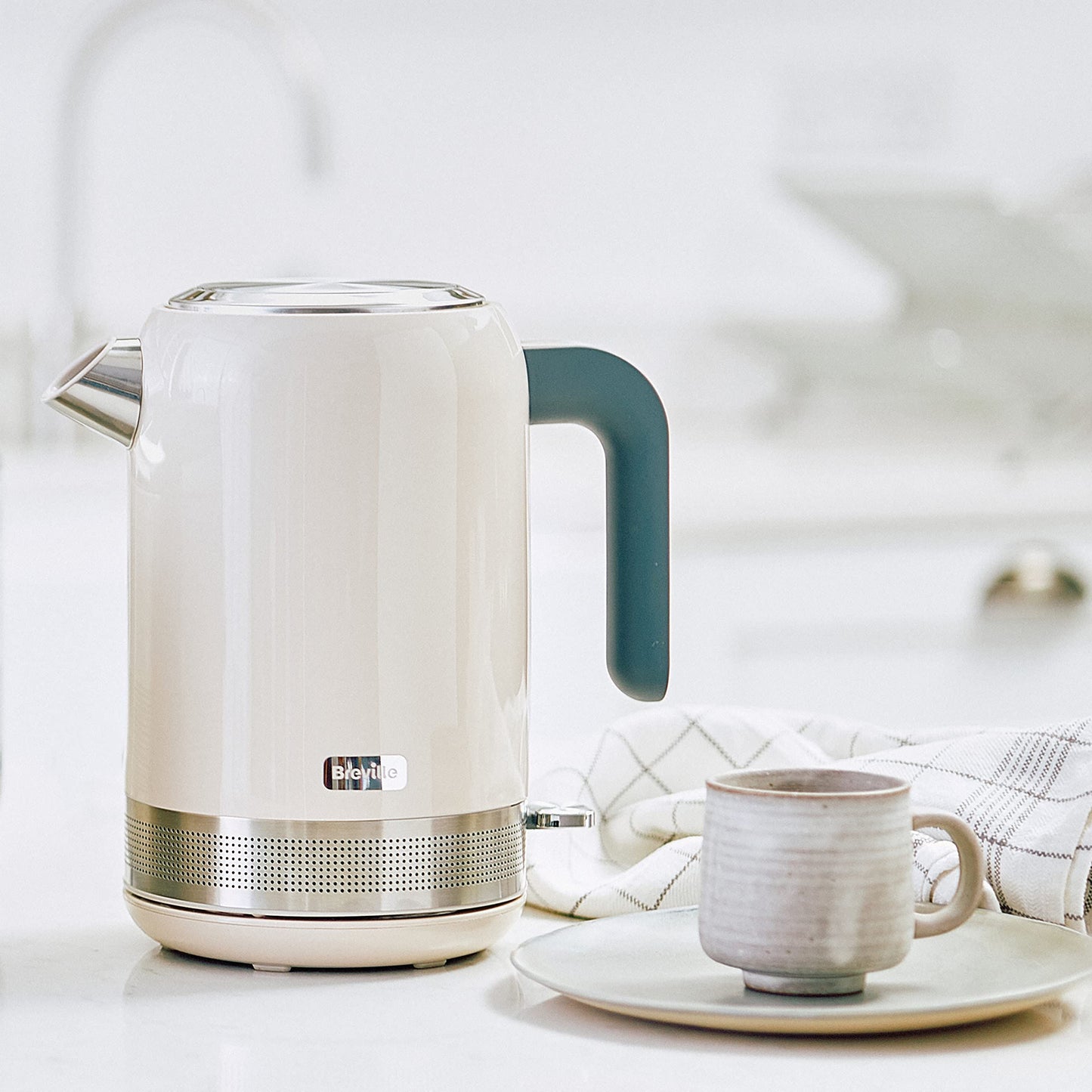 Breville High Gloss Cream 1.7L Electric Kettle