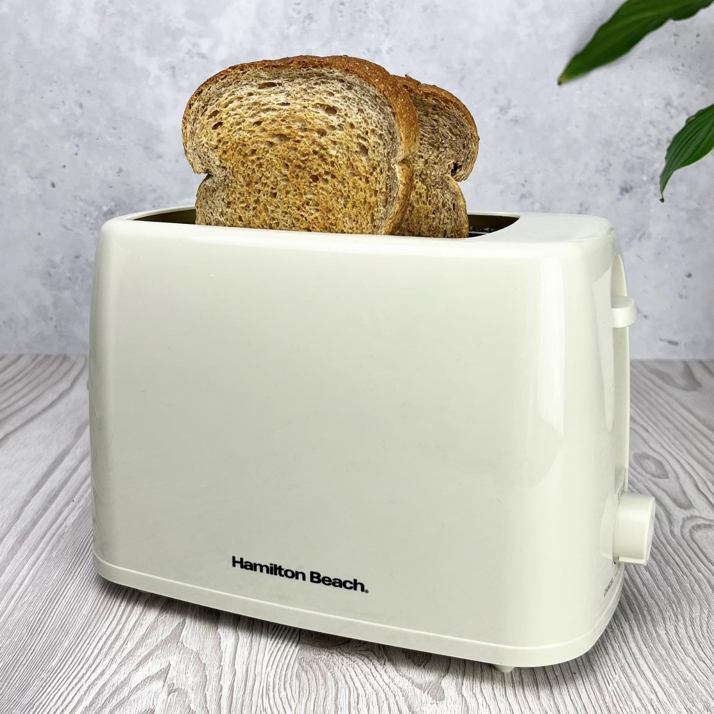 Hamilton Beach Essential 2 Slice Plastic Toaster Cream