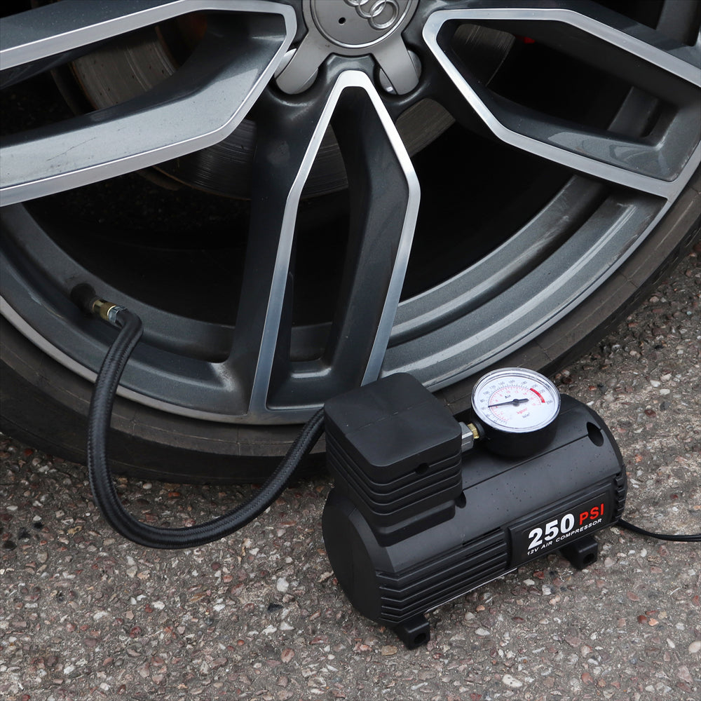 Streetwize 250PSI 12V Compact Analogue Air Compressor