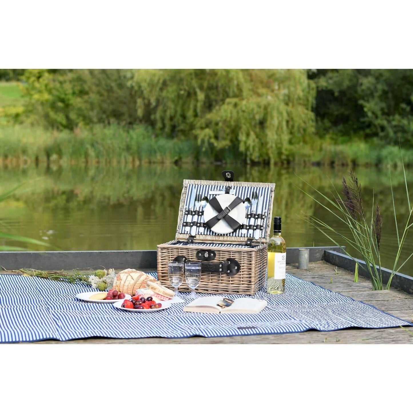 Navigate Three Rivers 2 Person Picnic Basket