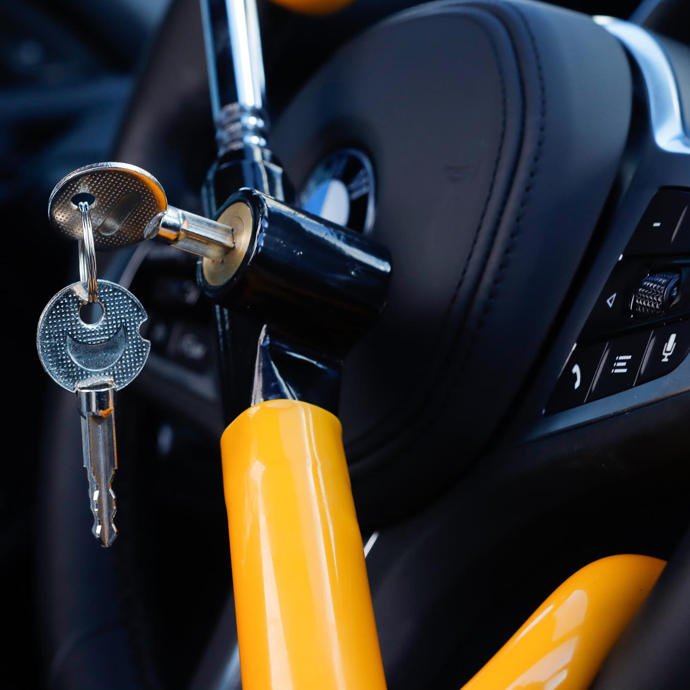 Streetwize Double Hook Steering Wheel Lock