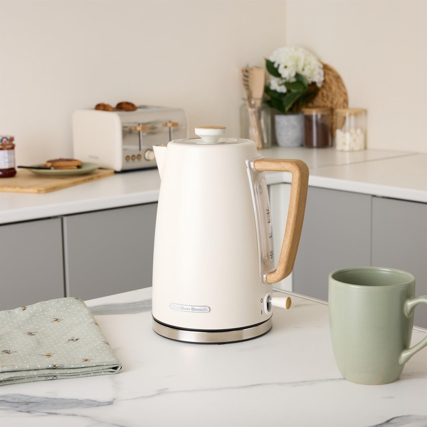 Hamilton Beach Scandi Kettle & Toaster Set - Cream