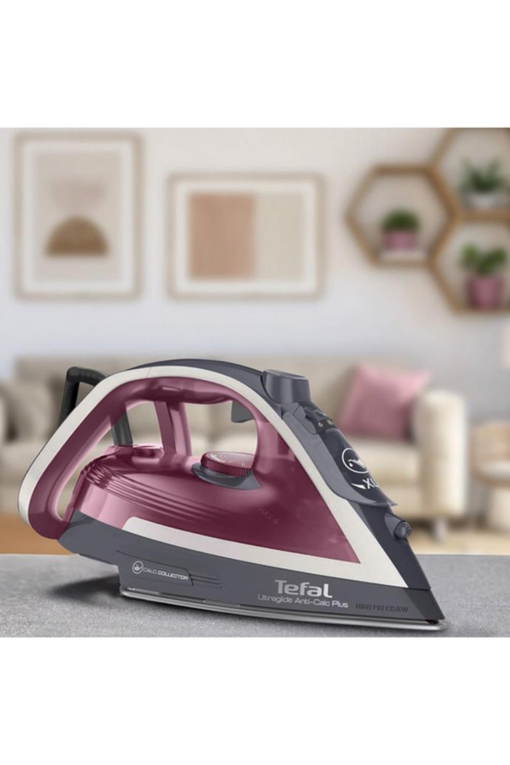 Tefal UltraGlide Plus Steam Iron