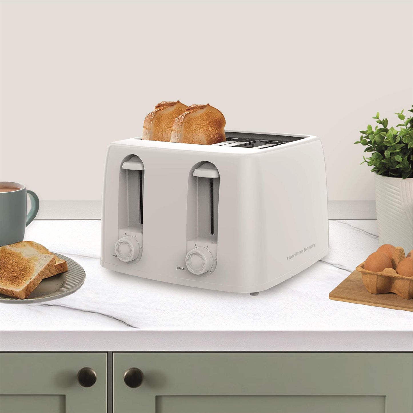 Hamilton Beach Essentials 4 Slice Toaster White