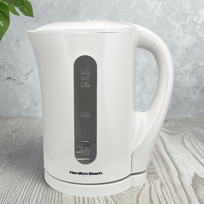 Hamilton Beach Essential 1.7L Plastic Kettle White