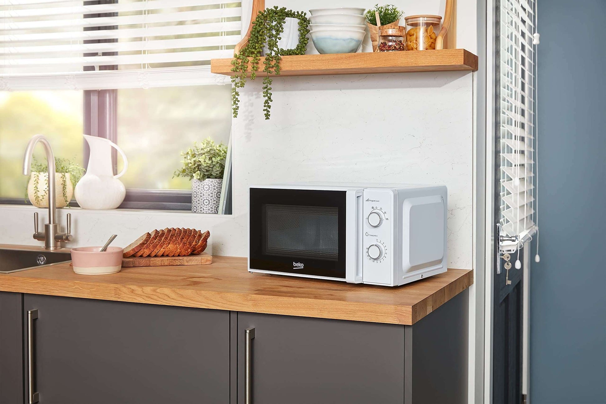 Beko 20L Solo Mechanical Microwave