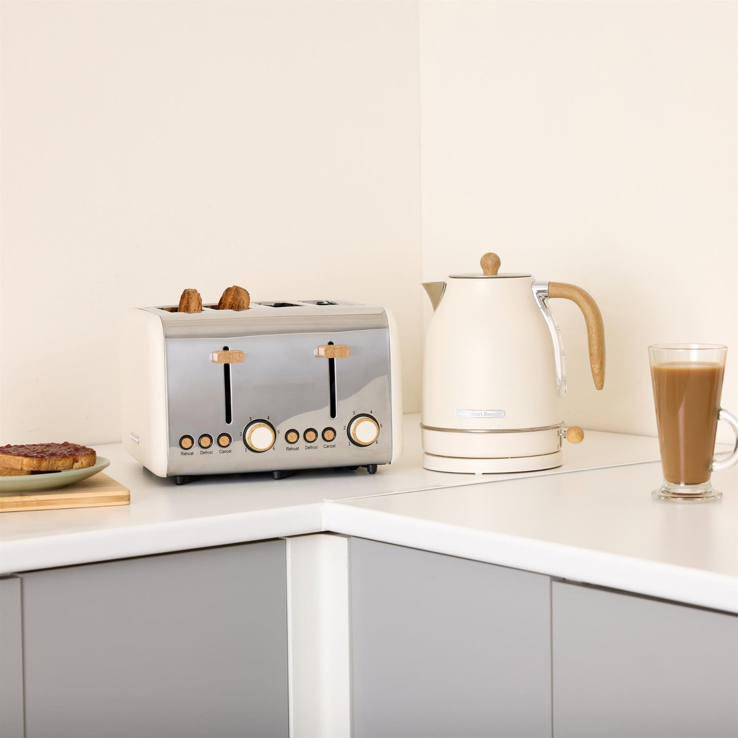 Hamilton Beach Scandi Jug Kettle & Toaster Set - Cream